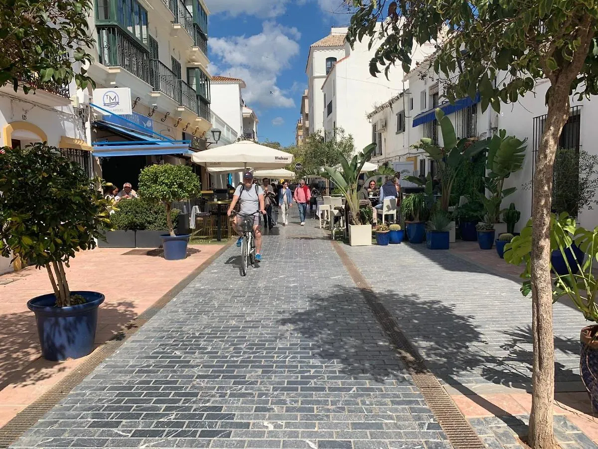 Casa Casu New Stunning 3 Bed Raised Ground Floor Apartment & Huge Balcony With Sea Pool & Mountain View Indoor & Outdoor Swimming Pools & Gym Walking Distance To Beach Port Estepona Traveller Award 2023