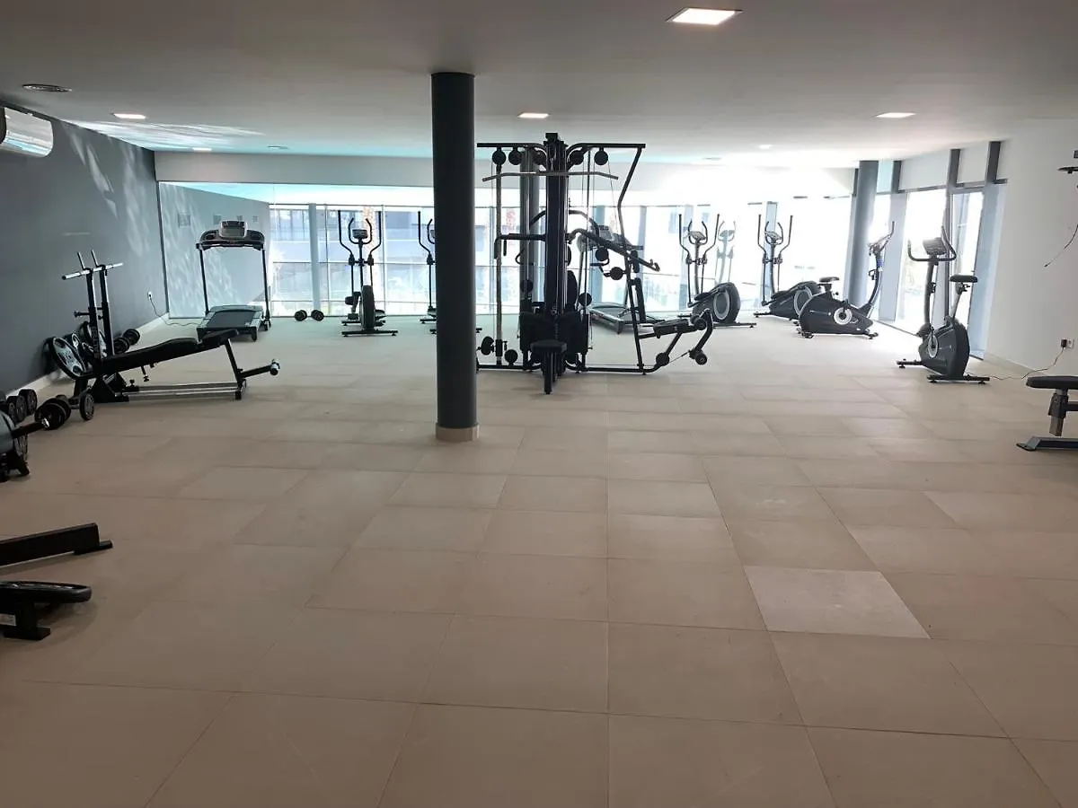 Casa Casu New Stunning 3 Bed Raised Ground Floor Apartment & Huge Balcony With Sea Pool & Mountain View Indoor & Outdoor Swimming Pools & Gym Walking Distance To Beach Port Estepona Traveller Award 2023 0*,  Ισπανία