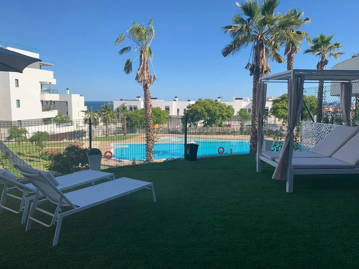Casa Casu: Beachfront Apartment with Sea Views and Dual Pools Estepona
