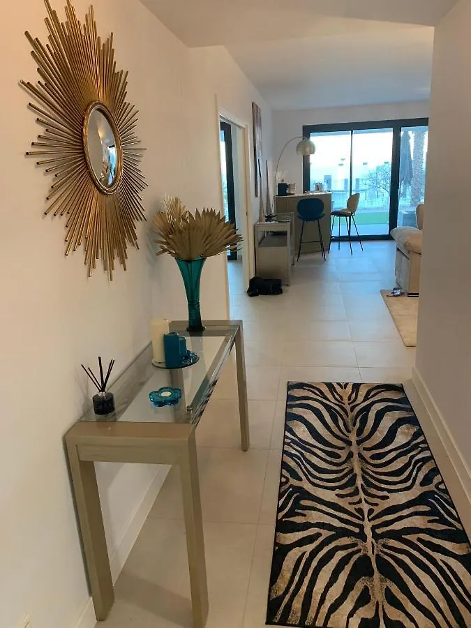 BRAND NEW STUNNING 3 BED RAISED GROUND FLOOR APARTMENT WITH SEA&POOL&MOUNTAIN VIEW INDOOR&OUTDOOR SWIMMING POOLS&GYM WALKING DISTANCE TO BEACH PORT Casa Casu Estepona España