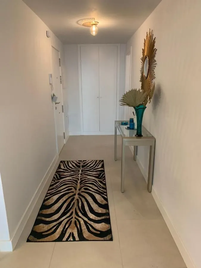 BRAND NEW STUNNING 3 BED RAISED GROUND FLOOR APARTMENT WITH SEA&POOL&MOUNTAIN VIEW INDOOR&OUTDOOR SWIMMING POOLS&GYM WALKING DISTANCE TO BEACH PORT Casa Casu Estepona