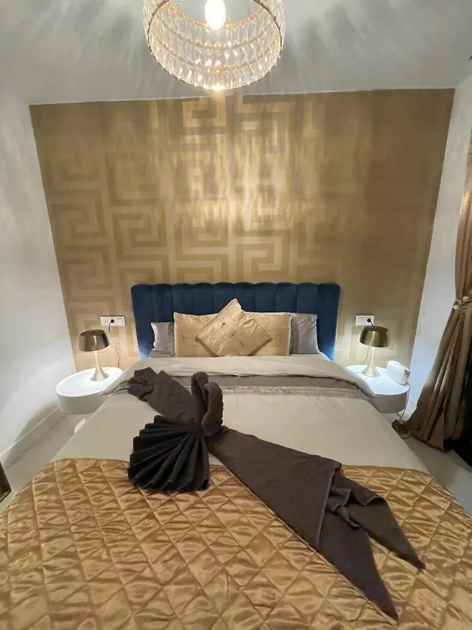 BRAND NEW STUNNING 3 BED RAISED GROUND FLOOR APARTMENT WITH SEA&POOL&MOUNTAIN VIEW INDOOR&OUTDOOR SWIMMING POOLS&GYM WALKING DISTANCE TO BEACH PORT Casa Casu Estepona