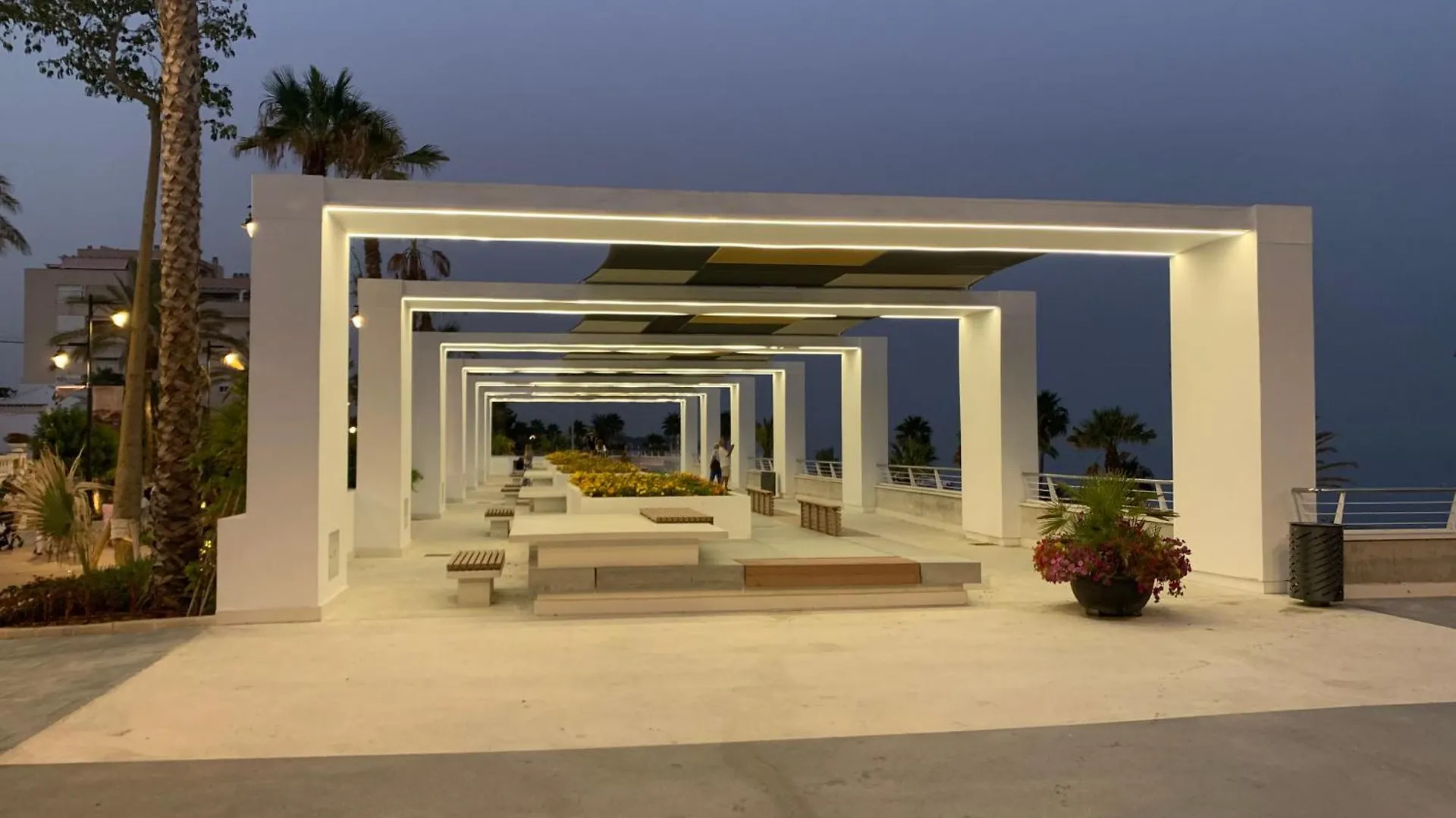 BRAND NEW STUNNING 3 BED RAISED GROUND FLOOR APARTMENT WITH SEA&POOL&MOUNTAIN VIEW INDOOR&OUTDOOR SWIMMING POOLS&GYM WALKING DISTANCE TO BEACH PORT Casa Casu Estepona