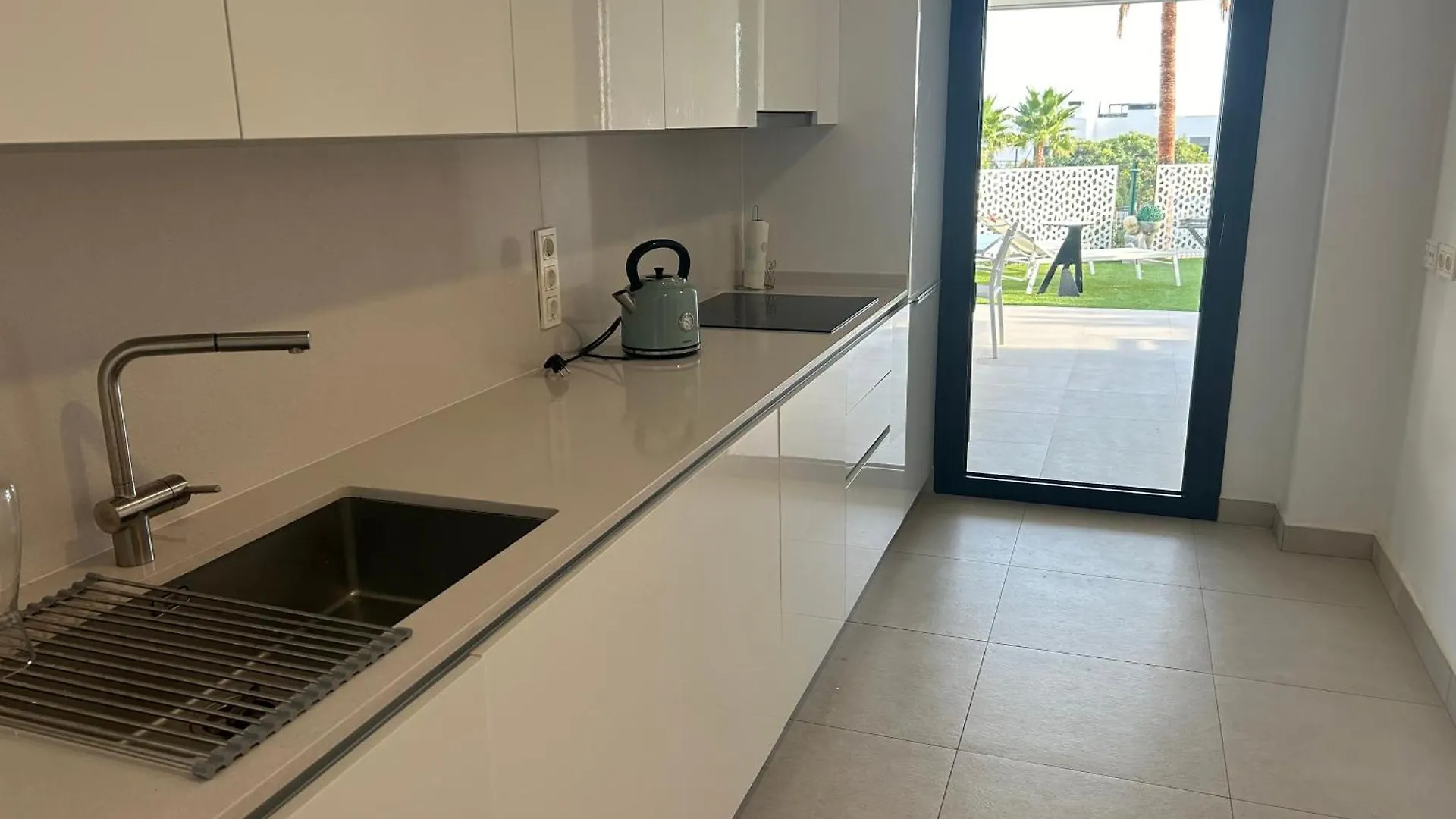 BRAND NEW STUNNING 3 BED RAISED GROUND FLOOR APARTMENT WITH SEA&POOL&MOUNTAIN VIEW INDOOR&OUTDOOR SWIMMING POOLS&GYM WALKING DISTANCE TO BEACH PORT Casa Casu Estepona