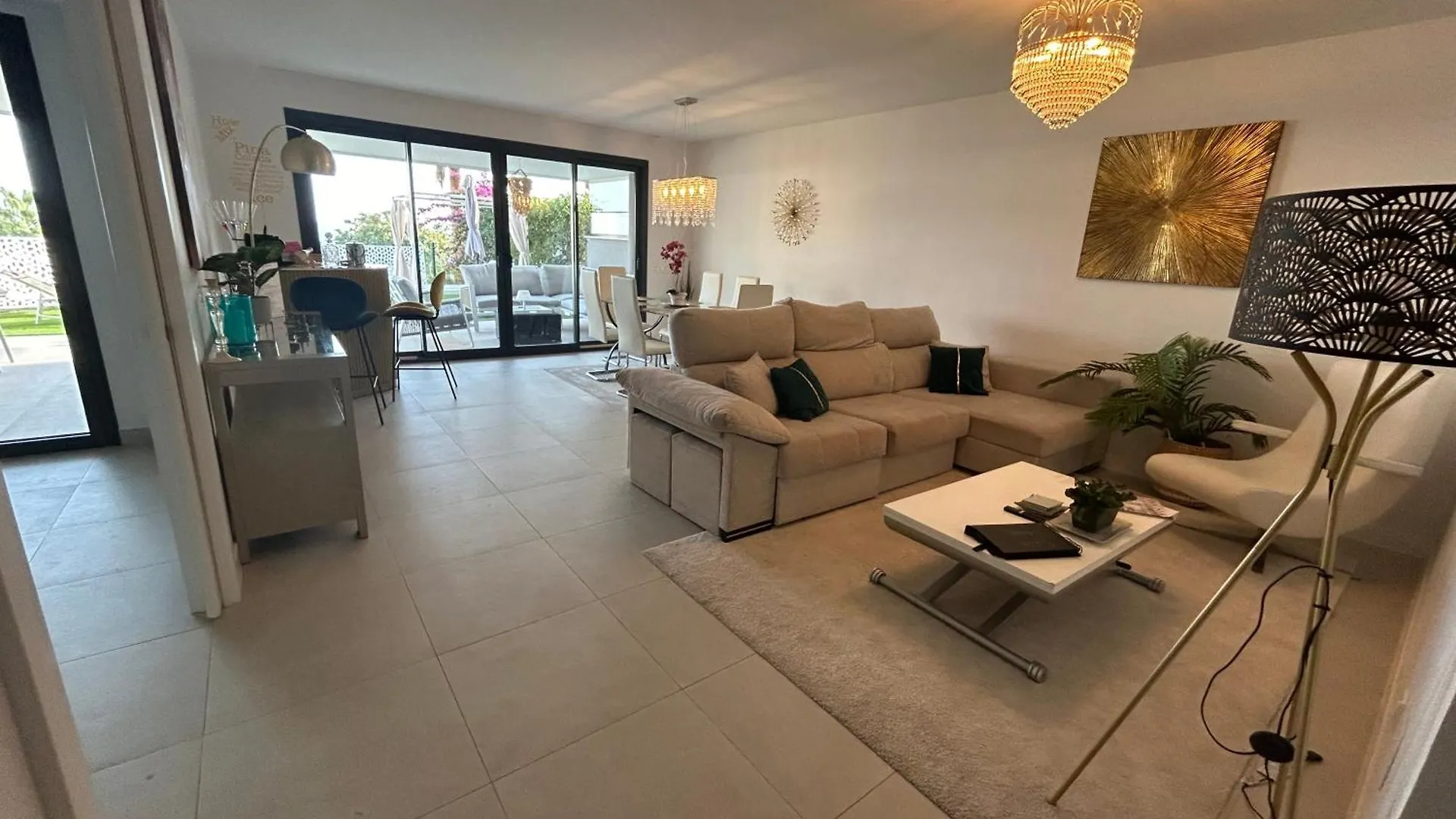 BRAND NEW STUNNING 3 BED RAISED GROUND FLOOR APARTMENT WITH SEA&POOL&MOUNTAIN VIEW INDOOR&OUTDOOR SWIMMING POOLS&GYM WALKING DISTANCE TO BEACH PORT Casa Casu Estepona España